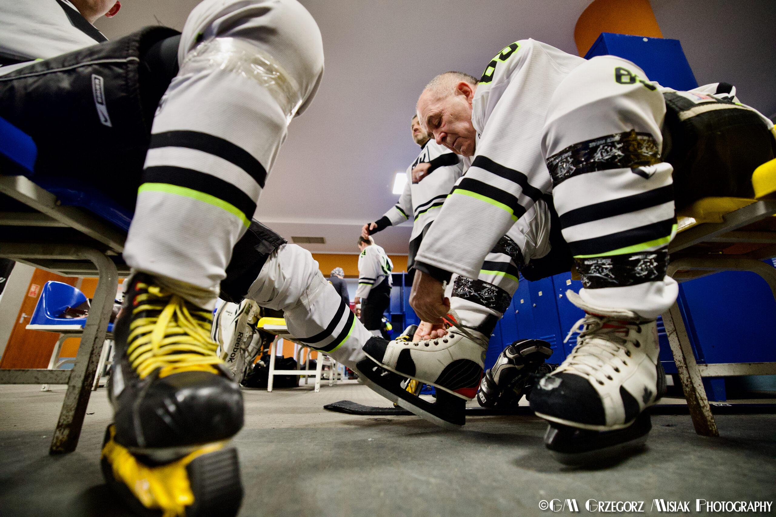 Lech Kędziora w nowej roli. Zagrał w hokeja na lodzie (zdjęcia)